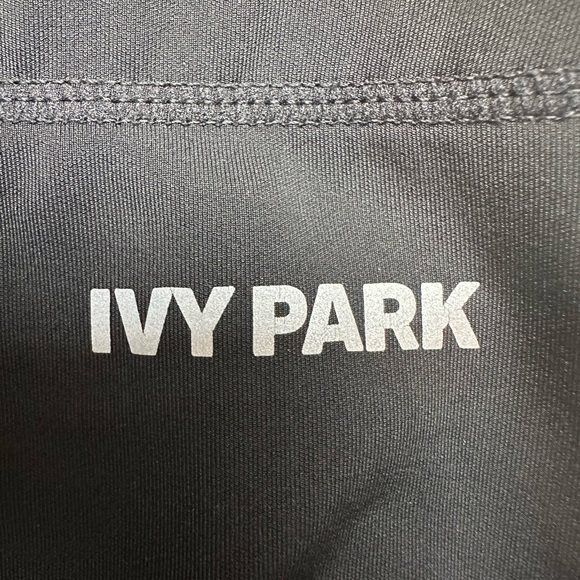 IVY PARK Black Capri Leggings with Pocket on Back - Picture 3 of 5